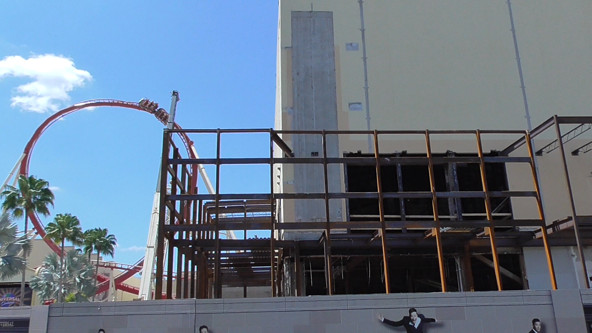 Hello Kitty Store Construction Update at Universal Studios Florida – Orlando  ParkStop