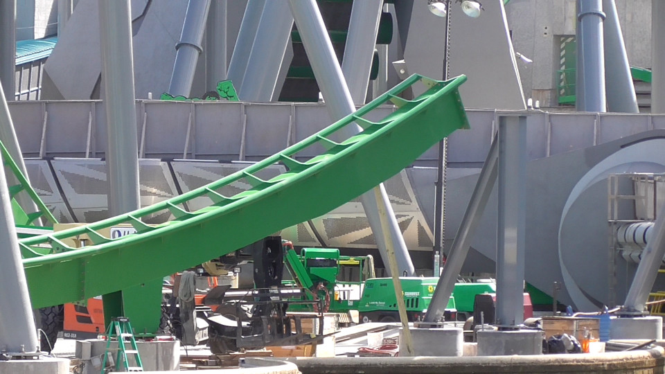 Incredible Hulk Coaster Refurbishment Update – Full Track and Launch ...